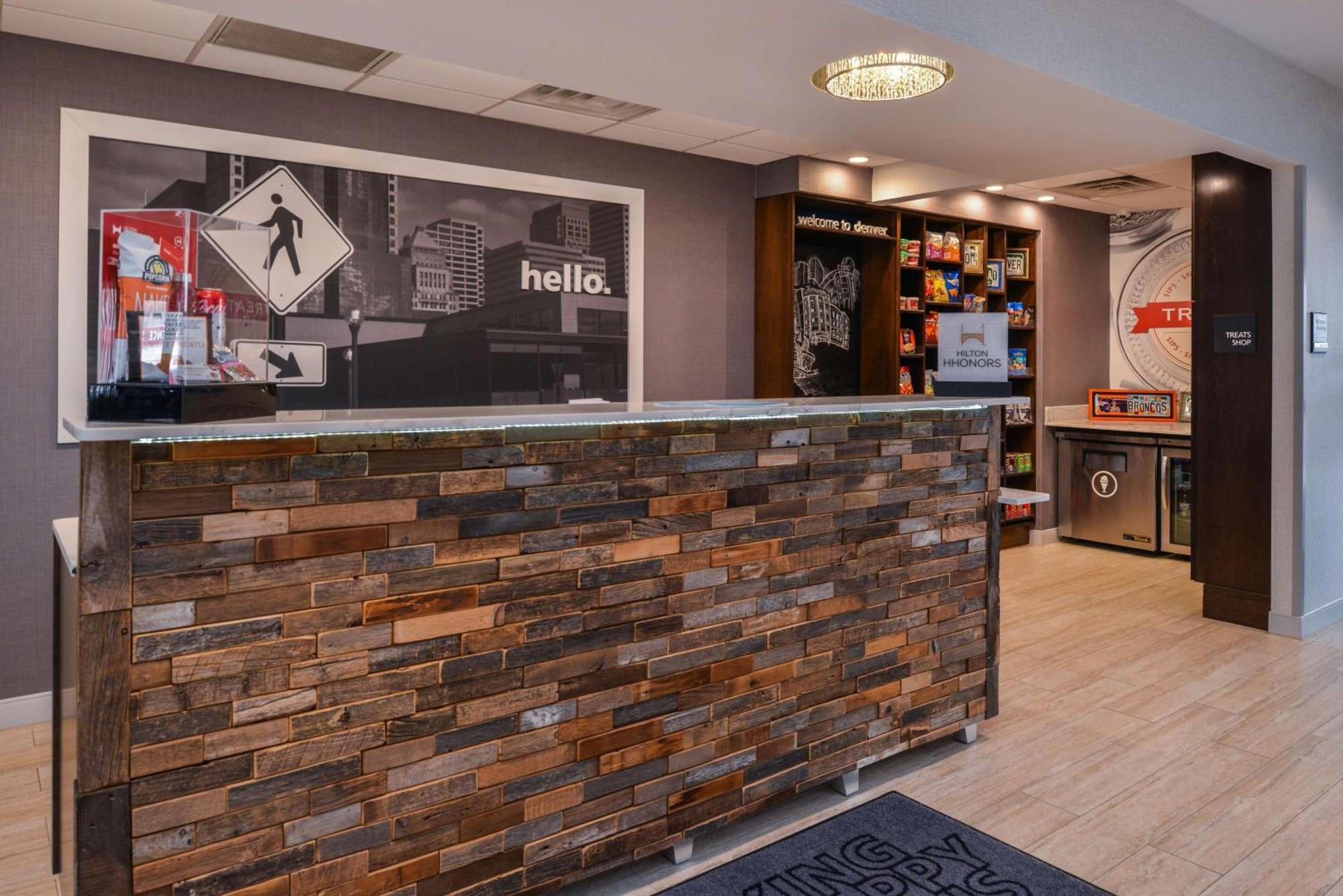 Hampton Inn & Suites Denver-Speer Boulevard Kültér fotó